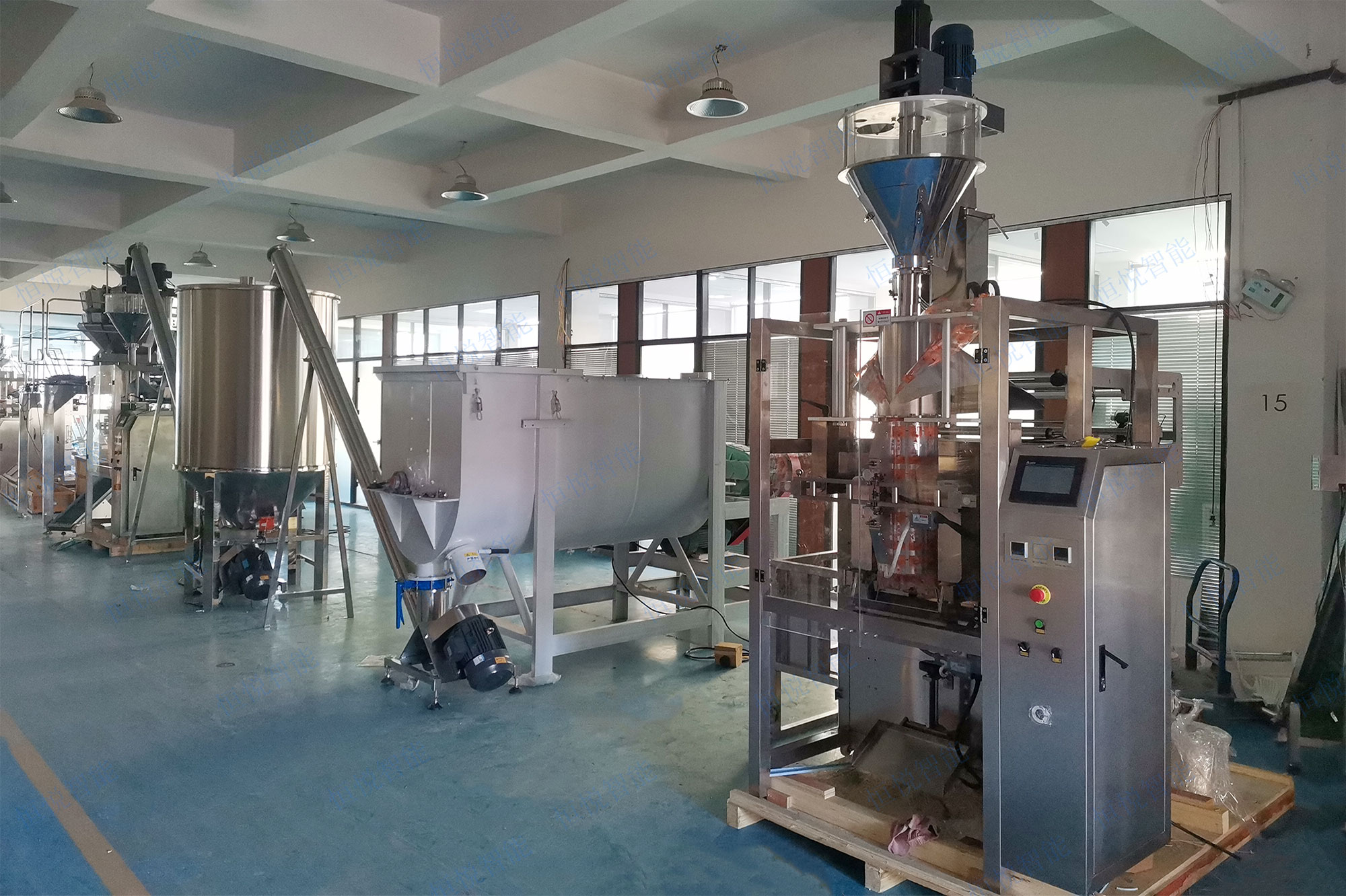 全自動防水涂料包裝機可以實現(xiàn)涂料、膩子粉、快粘粉、石膏粉等建筑粉料產(chǎn)品得自動化包裝全過程