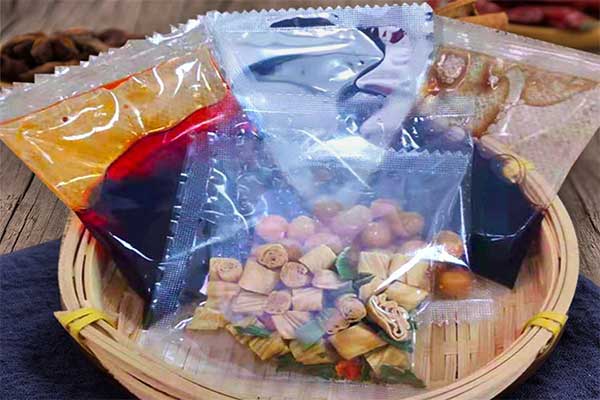 芝麻醬包、番茄醬包、骨湯料包可采用高湯醬料包裝機