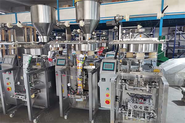 小顆粒全自動(dòng)包裝機(jī)在顆粒劑、干果、膨化小食品等領(lǐng)域應(yīng)用較多